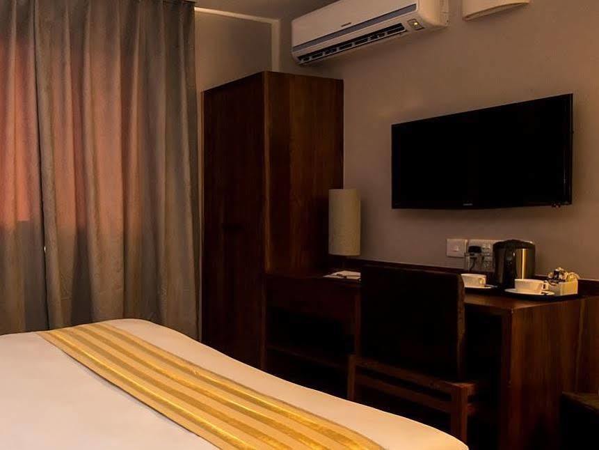Venus Premier Hotel Аруша Экстерьер фото
